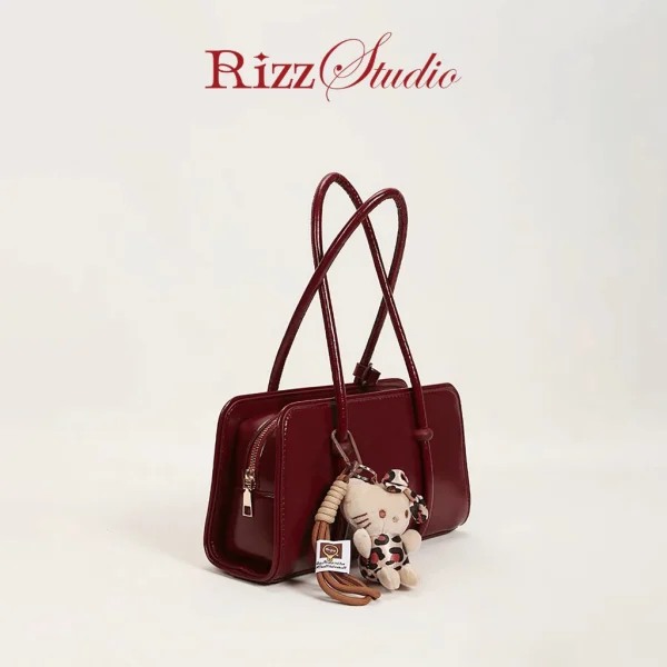 tui-quai-xach-rizz-studio